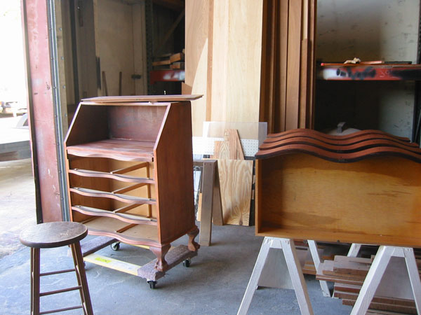 Belk Desk01