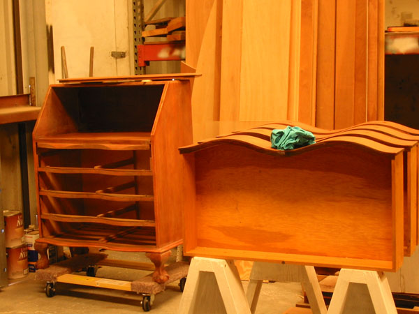 Belk Desk02