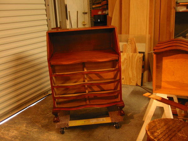Belk Desk03
